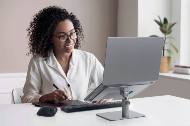 Kensington Universal Desktop Laptop Riser Silver K50424WW image 4