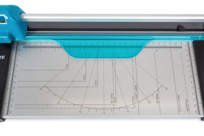 Avery Multi-Cut 4-In-1 Paper Trimmer A4 4X1TR4 image 3