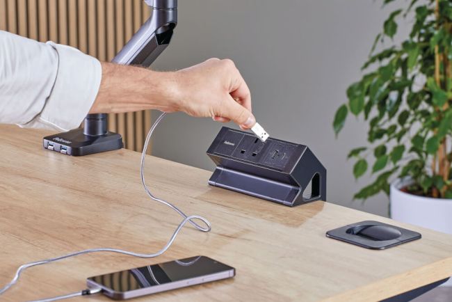 Fellowes Power Desk Type G UK/IE 1 Socket 1 USB-A + 1 USB-C Port Black 100136980 image 7