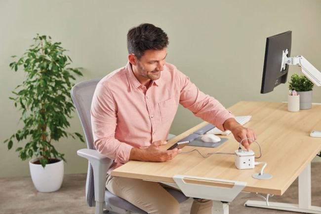 Fellowes Power Cube Type G UK/IE 3 Sockets 1 USB-A + 2 USB-C Ports White 100137166 image 5