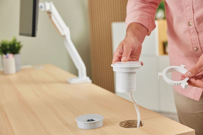 Fellowes Power Spot With 1 X Power Socket 230V + 1 Usb C 30W White image 5