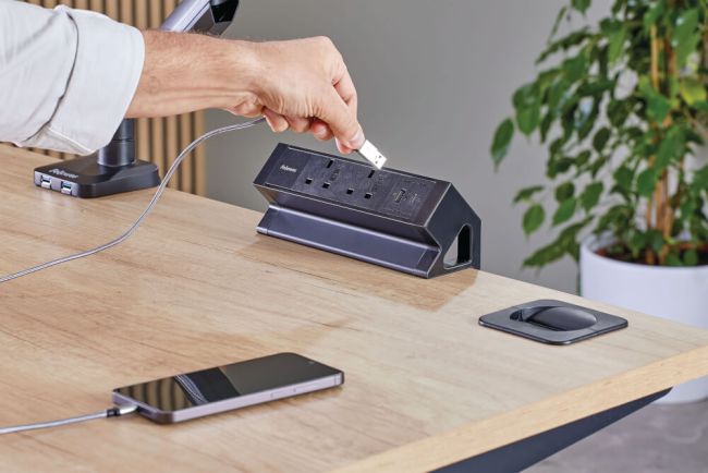 Fellowes Power Desk 2 Type G UK/IE 2 Sockets 1 USB-A + 1 USB-C Port Black 100136987 image 6