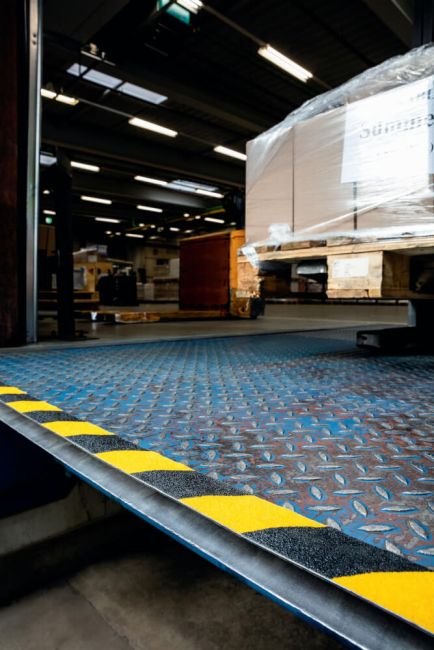 Durable DURALINE GRIP+ Strong Anti Slip Hazard Warning Floor Tape 50mmx15m Yellow/Black 1097130 image 5