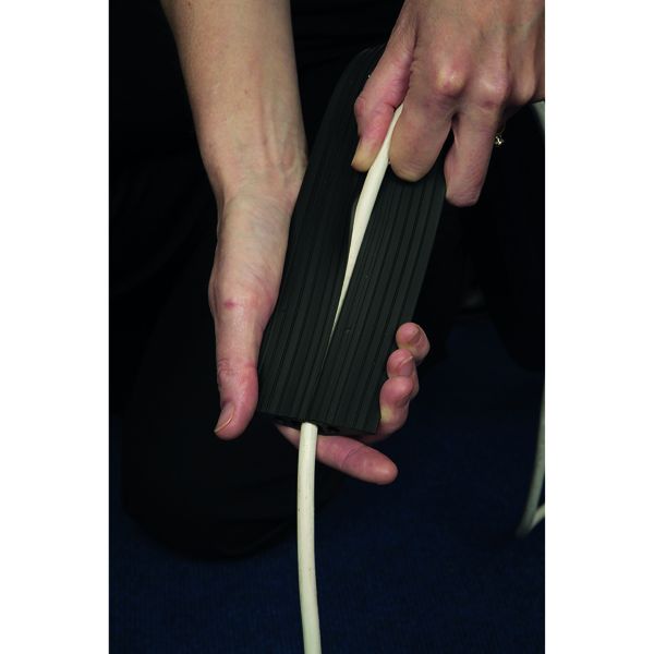 Dline Flr Cbl Cvr C/W Connectors Blk image