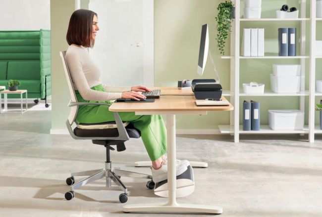 Leitz Ergo Height Adjustable Footrest Light Grey image 6