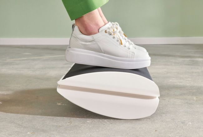 Leitz Ergo Height Adjustable Footrest Light Grey image 8