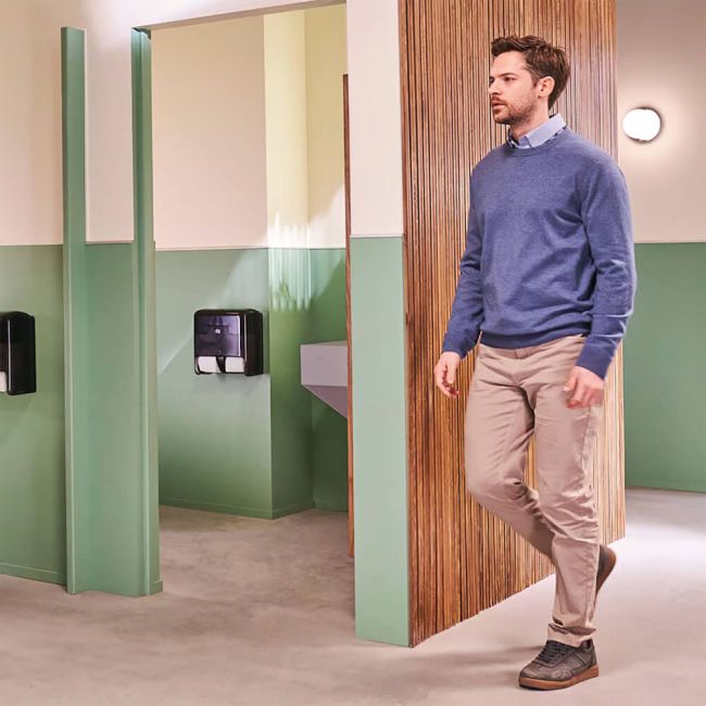 Tork OptiServe Coreless 4-Roll Toilet Roll Dispenser Black 558052 image 2