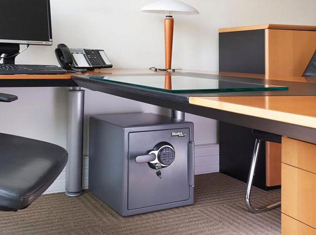 Master Lock Digital Fire Safe with Manager Key Extra Large Black LTW123GTC image 4