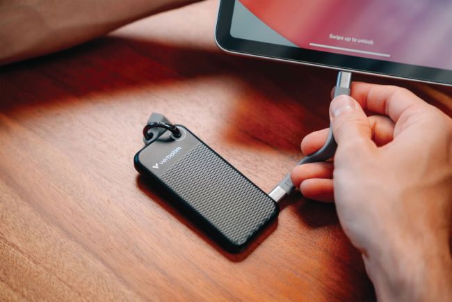 Verbatim Pocket SSD Keyring with Cable Attachment 1TB Black/Grey 32190 image 5